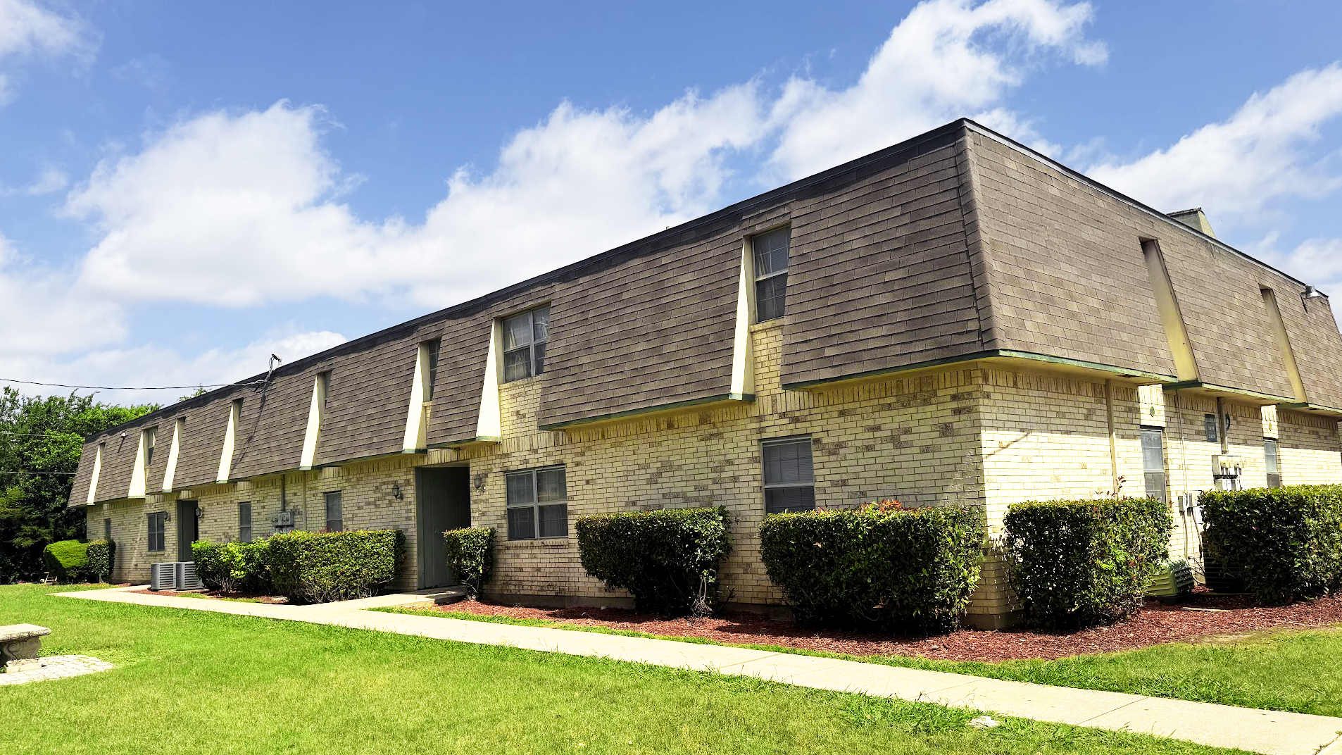 Elizabeth Garden Apartments exterior